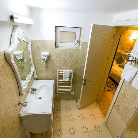 מלון Helin קריובה